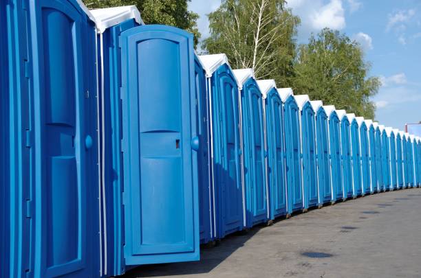Best Portable bathroom rental  in Clinton, OH